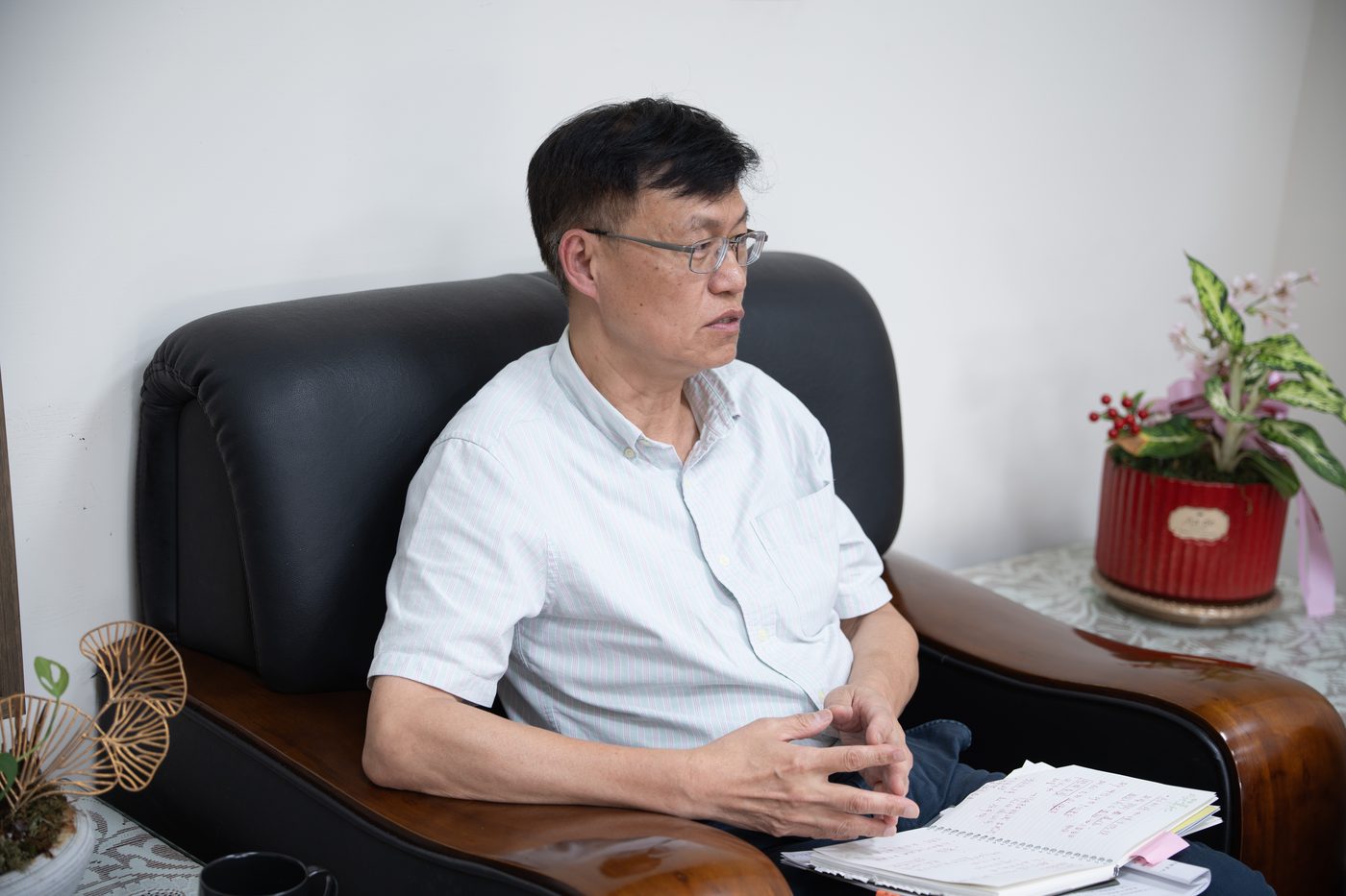 臺中市教育局長蔣偉民認為，科技教育應從「好玩」出發，讓好奇心引導孩子主動探索，面對生成式AI時代，更要培養獨立思考、查核資訊與勇於嘗試的能力。